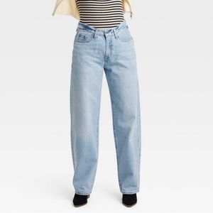 Women’s Mid Rise 90’s Baggy Jeans